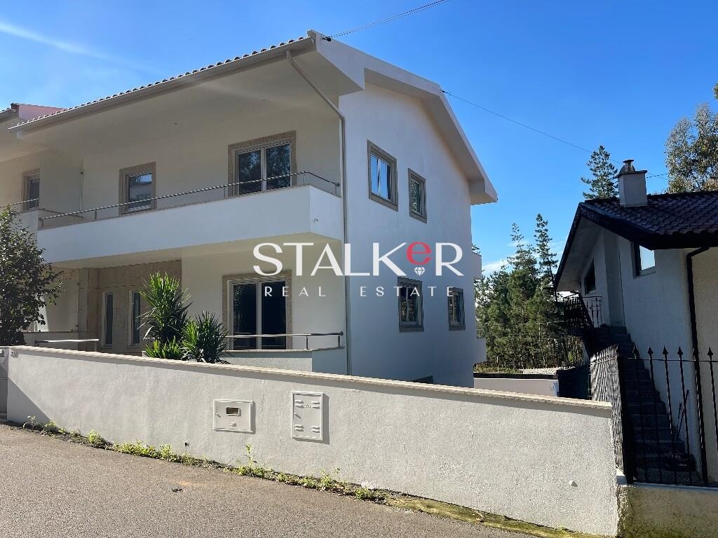 Moradia Geminada T3 – São Roque, São João da Madeira