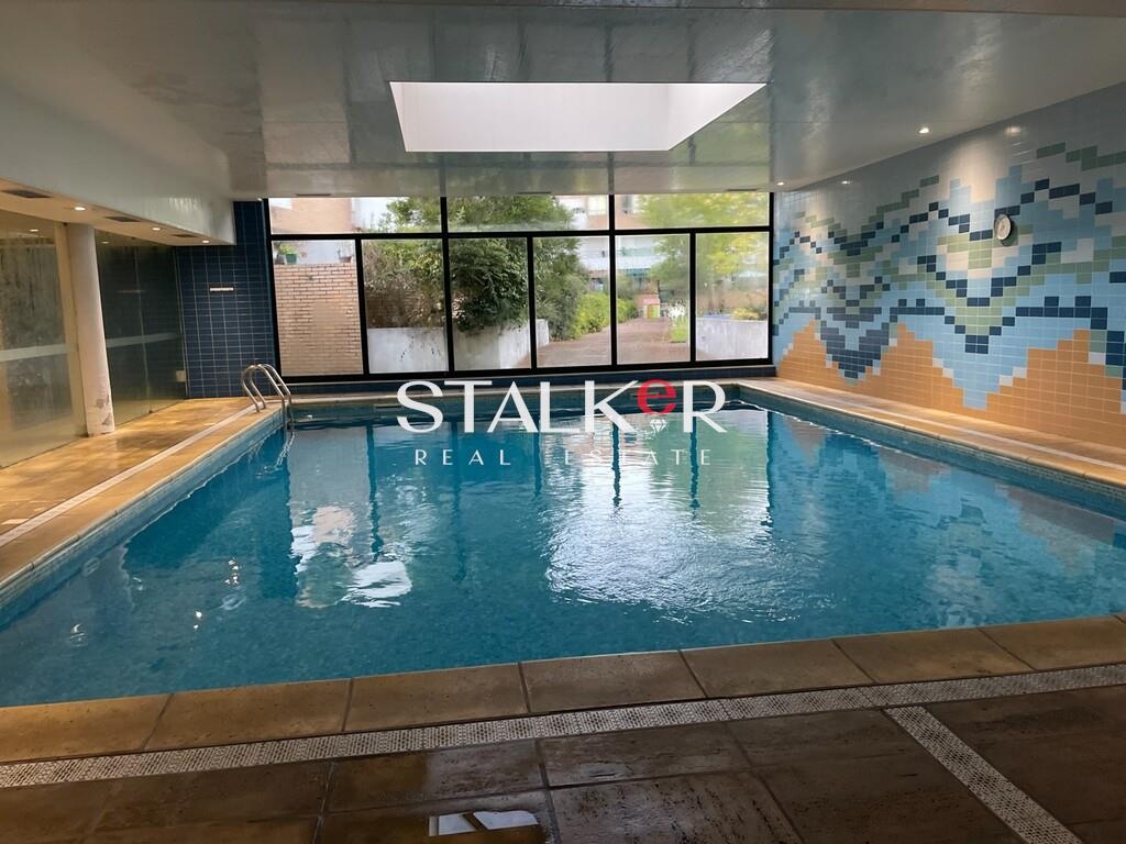 Apartamento T4 Duplex, condomínio fechado com Piscina