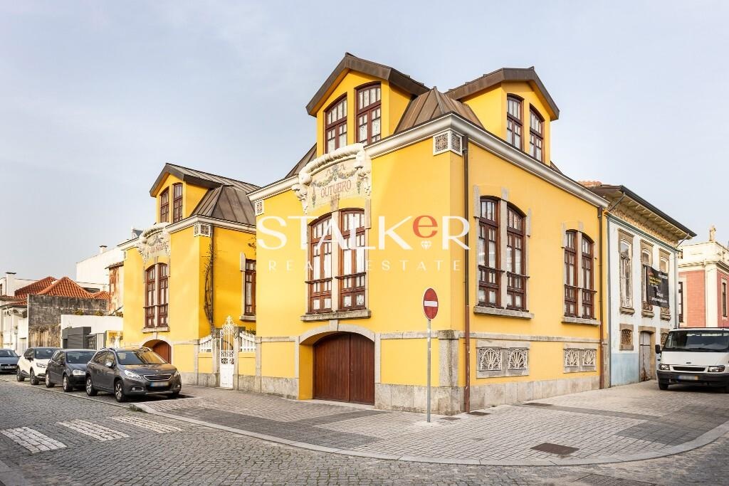 MORADIA T4 ESPINHO - PRAIA