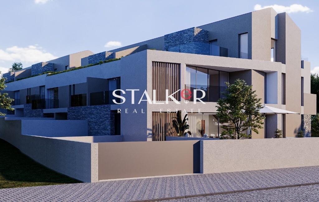 MORADIA T3 DE LUXO EM SÃO FÉLIX DA MARINHA – CONFORTO, DESIGN MODERNO E LOCALIZAÇÃO PRIVILEGIADA!