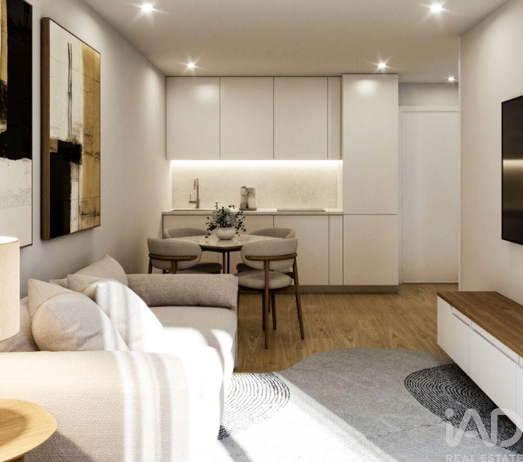 Apartment in Santo Antonio dos Olivais - view 1