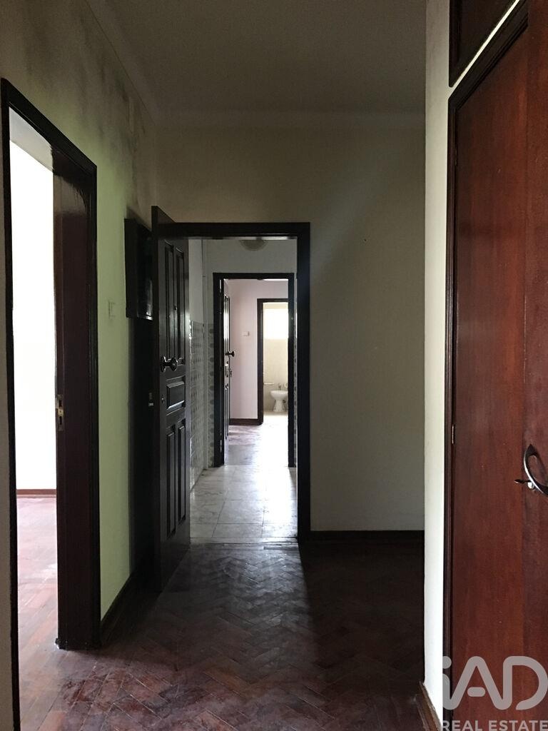 Apartment in Coimbra - Image 3