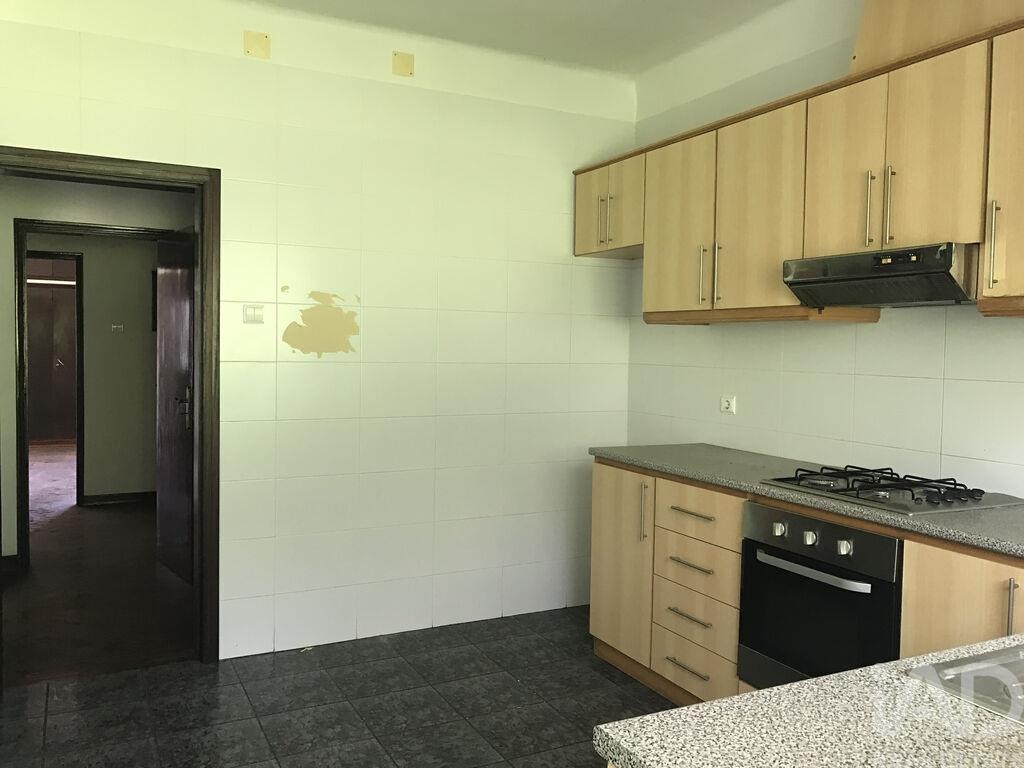 Apartment in Coimbra - Image 4