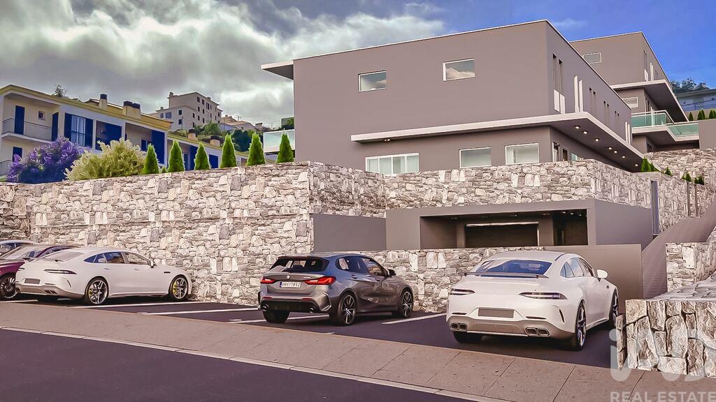 House in Canico - Image 5