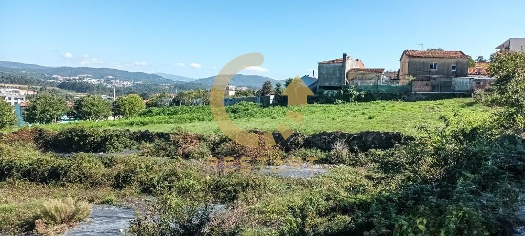 Land for sale in São João da Madeira, Portugal — €200,000