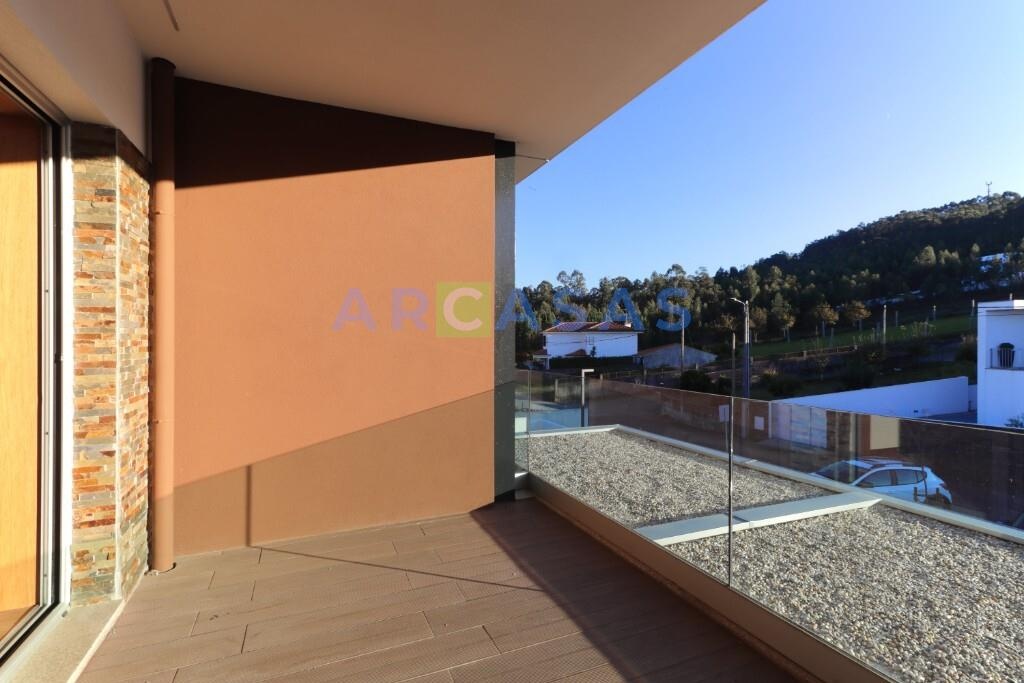 Moradia_V3_jardim_varandas_Trofa-suite varanda