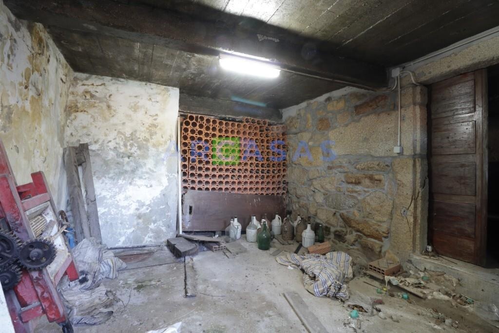 MORADIA V2 LAMELAS_SANTO TIRSO - garrafeira