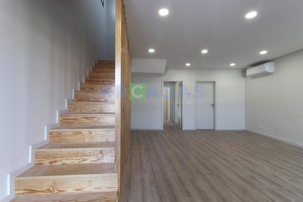 Andar Moradia Alfena com garagem fechada - Sala 4