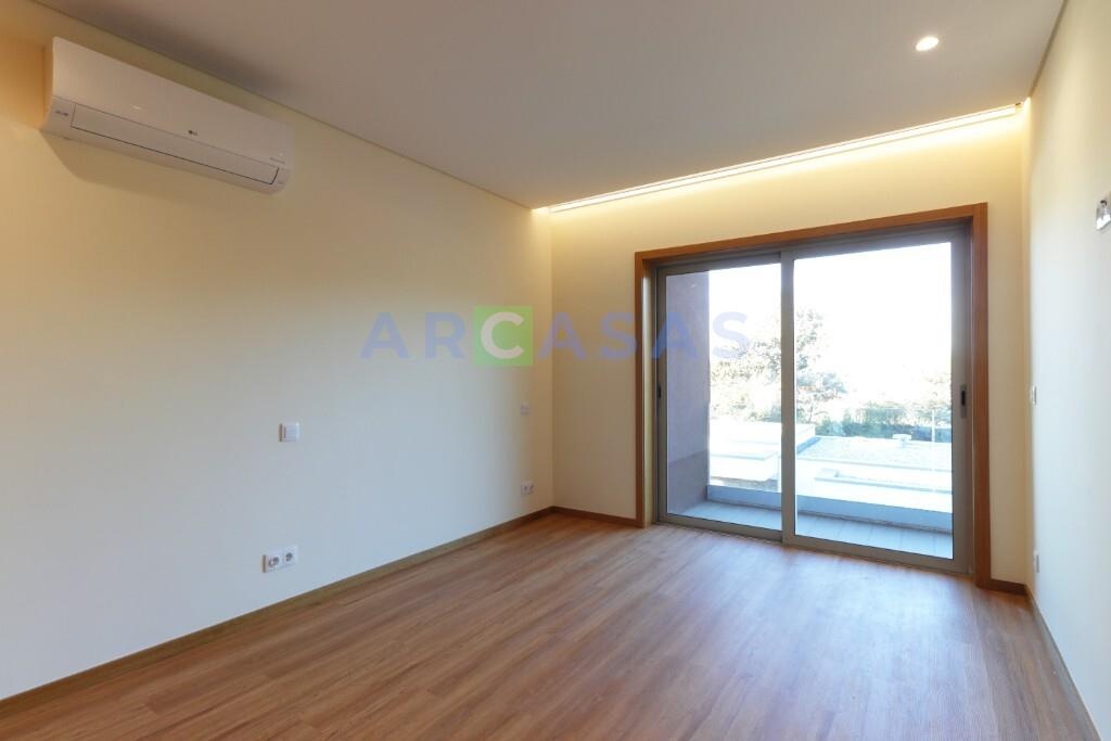 Moradia_V3_jardim_varandas_Trofa-quarto 1