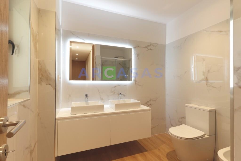 Moradia_V3_jardim_varandas_Trofa-suite wc