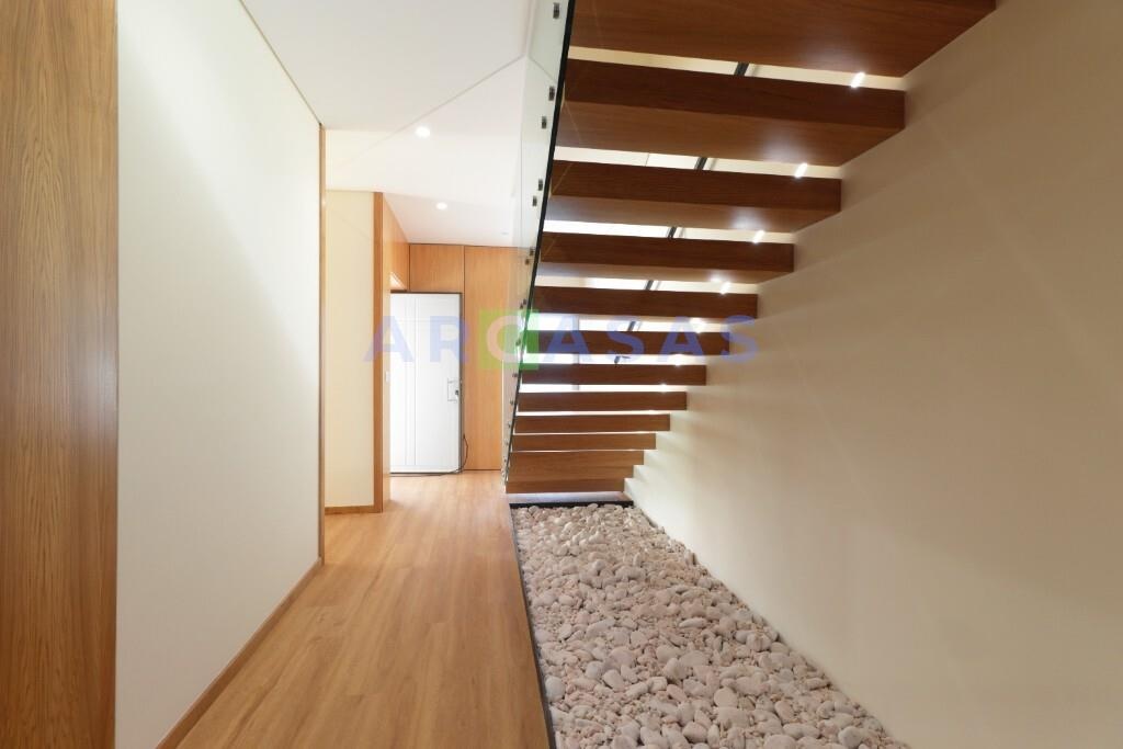 Moradia_V3_jardim_varandas_Trofa-entrada 2