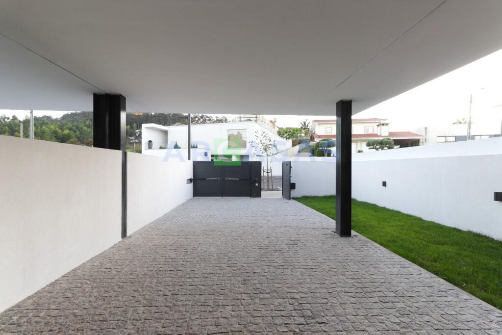 Moradia_V3_jardim_varandas_Trofa-fachada 3