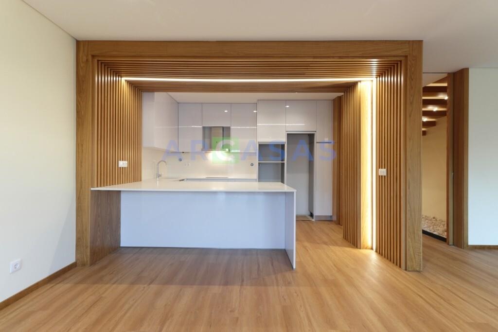 Moradia_V3_jardim_varandas_Trofa- sala e cozinha 3