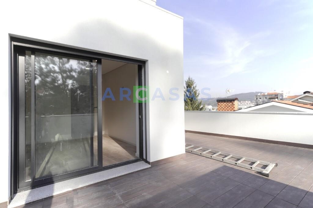 Andar Moradia Alfena com garagem fechada - Suite 1 Piso 1 terraço 1