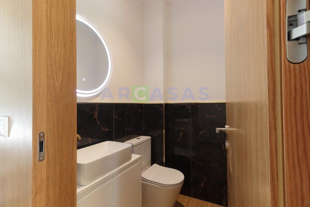 Moradia_V3_jardim_varandas_Trofa-wc serviço