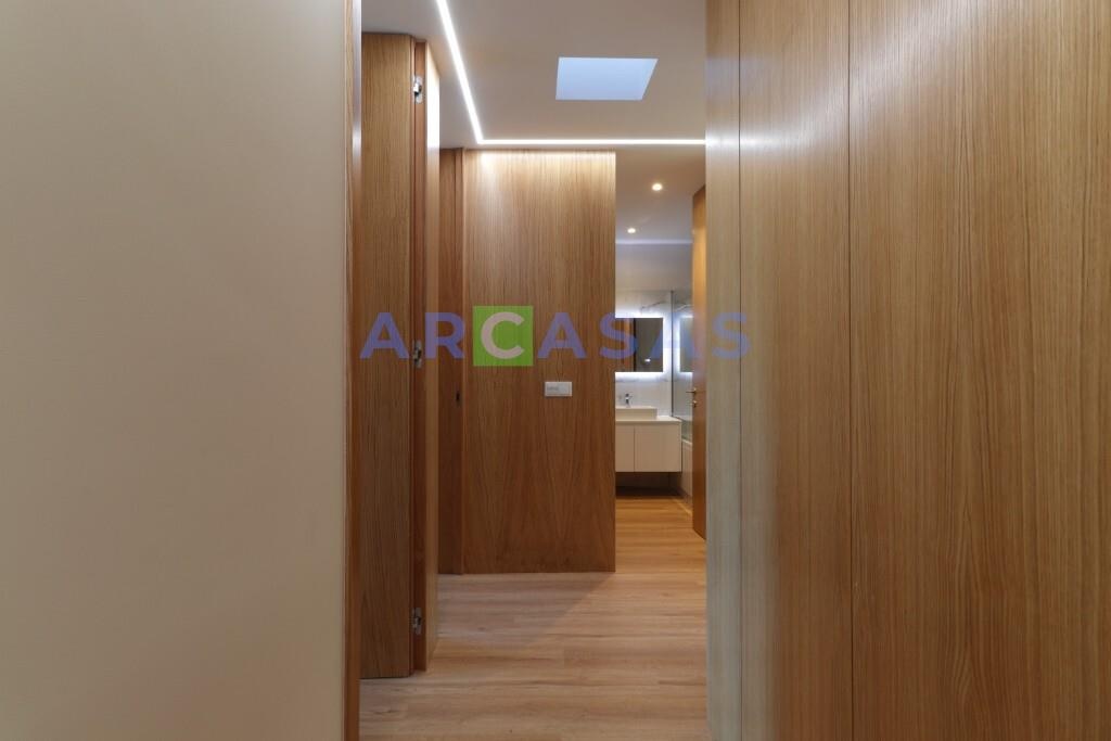 Moradia_V3_jardim_varandas_Trofa-hall quartos