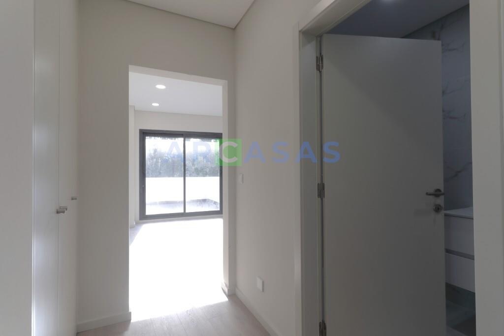 Andar Moradia Alfena com garagem fechada - Suite 1 Piso 1 entrada