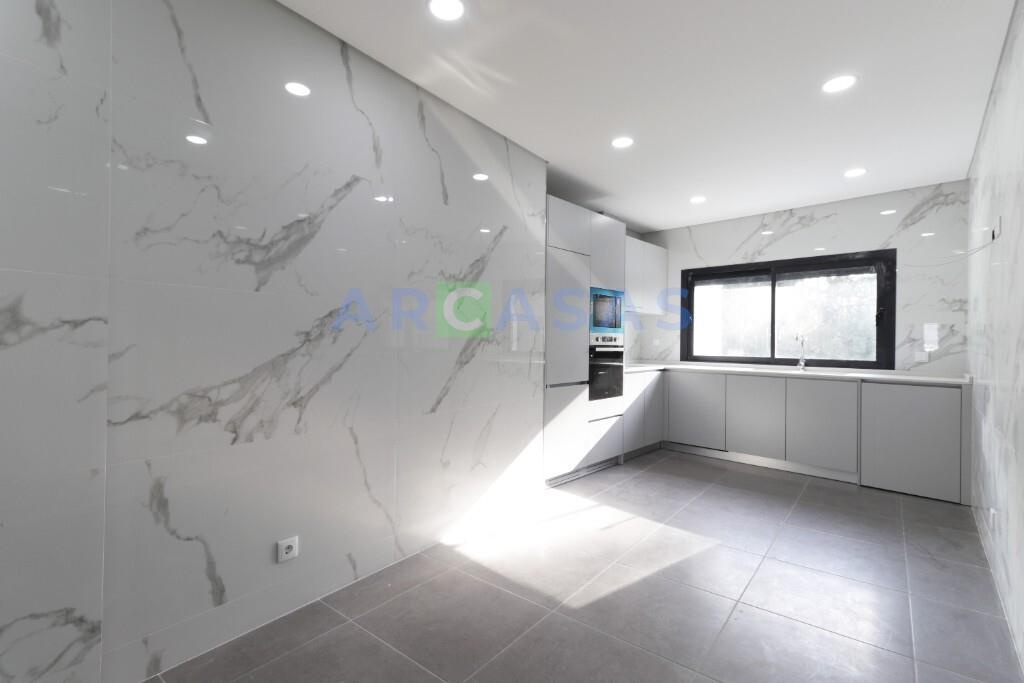 Andar Moradia Alfena com garagem fechada - cozinha 1