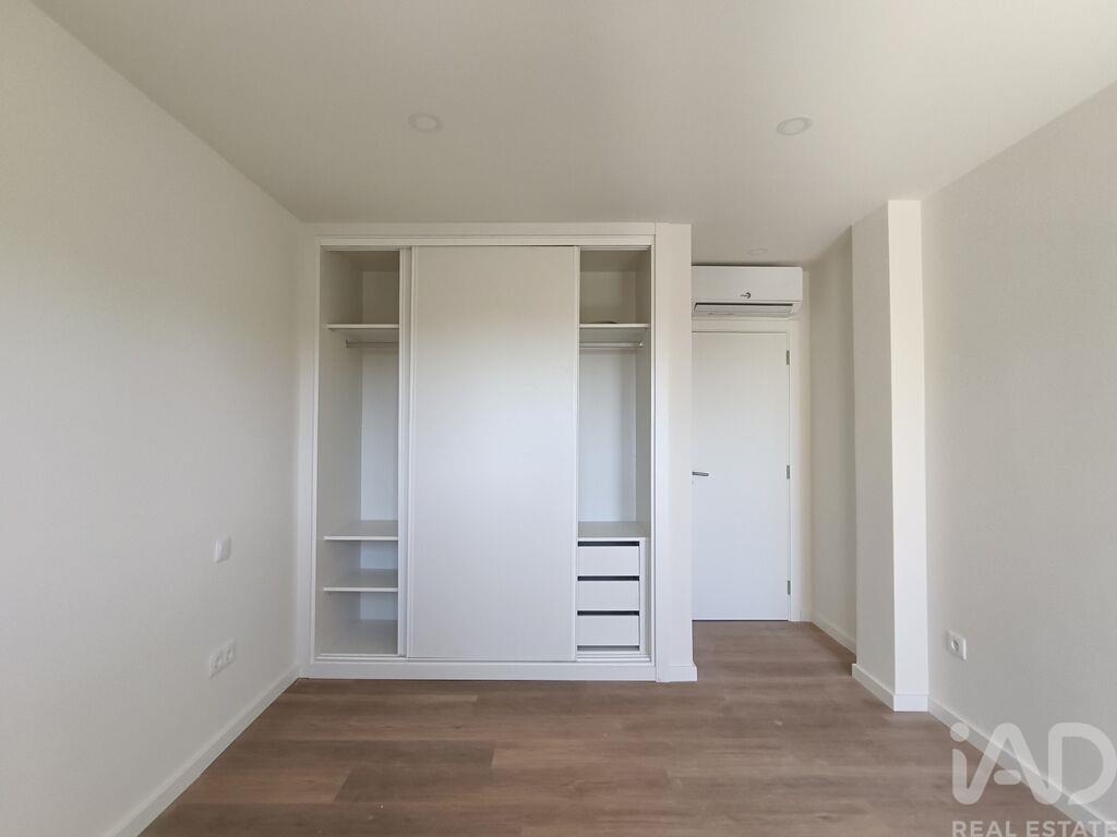 Apartment in Santarem - Image 5