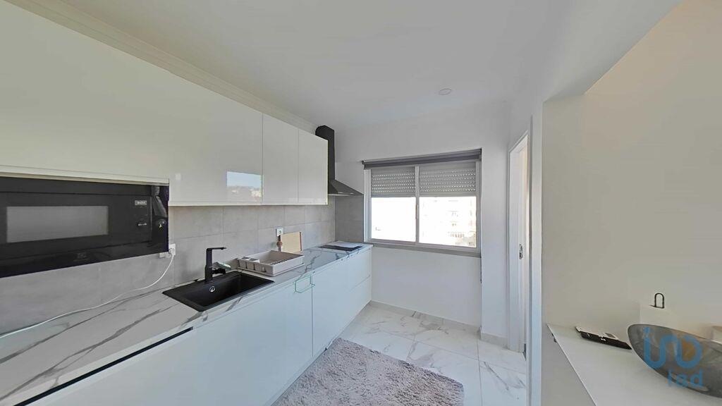  Unique Opportunity Triple Your Investment in the Heart of Laranjeiro