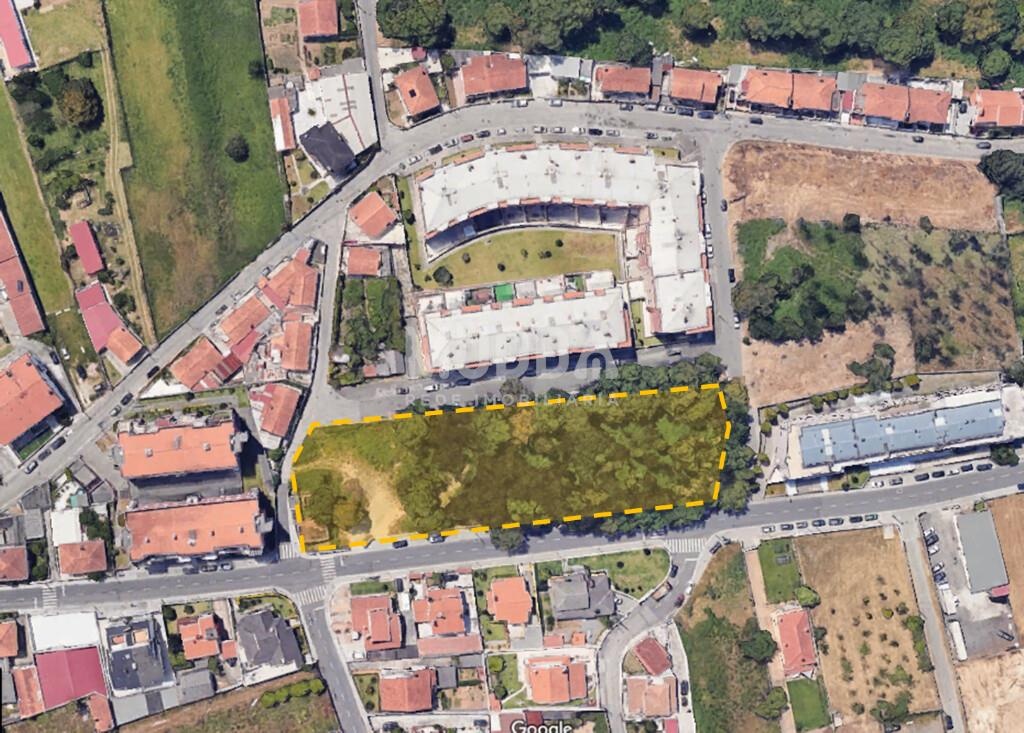 Terreno em zona de construção em altura em Canelas - VNG