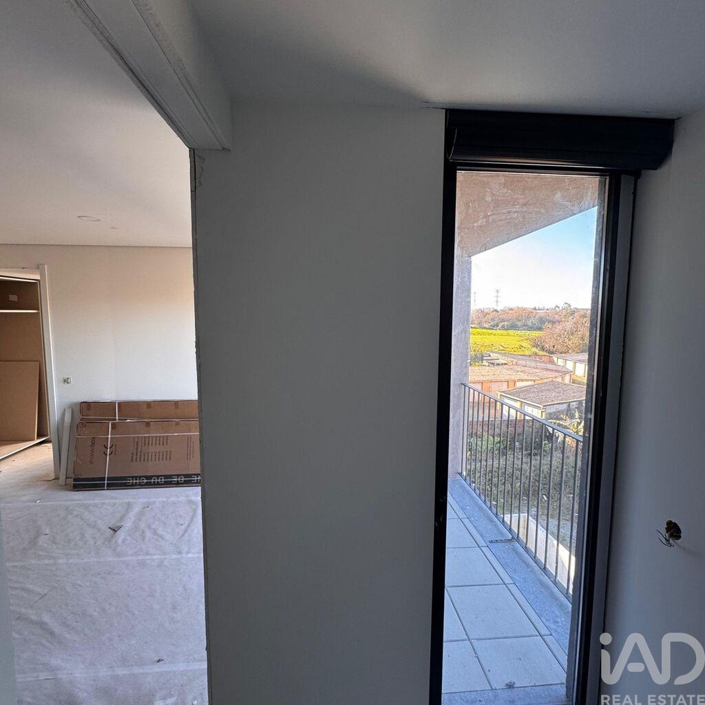 Apartment in Senhora da Hora - Image 5