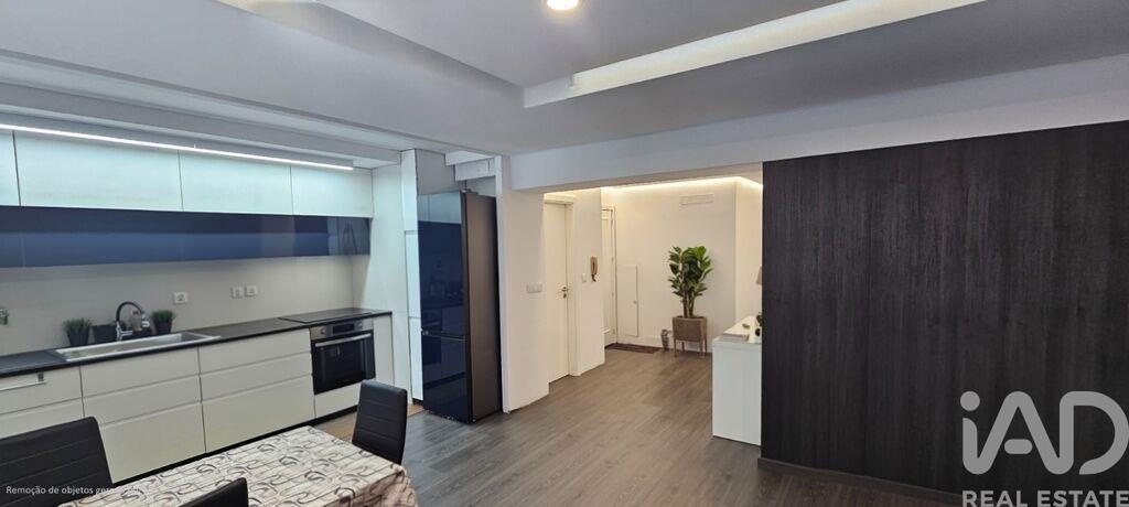 Apartment in Paranhos - Image 2