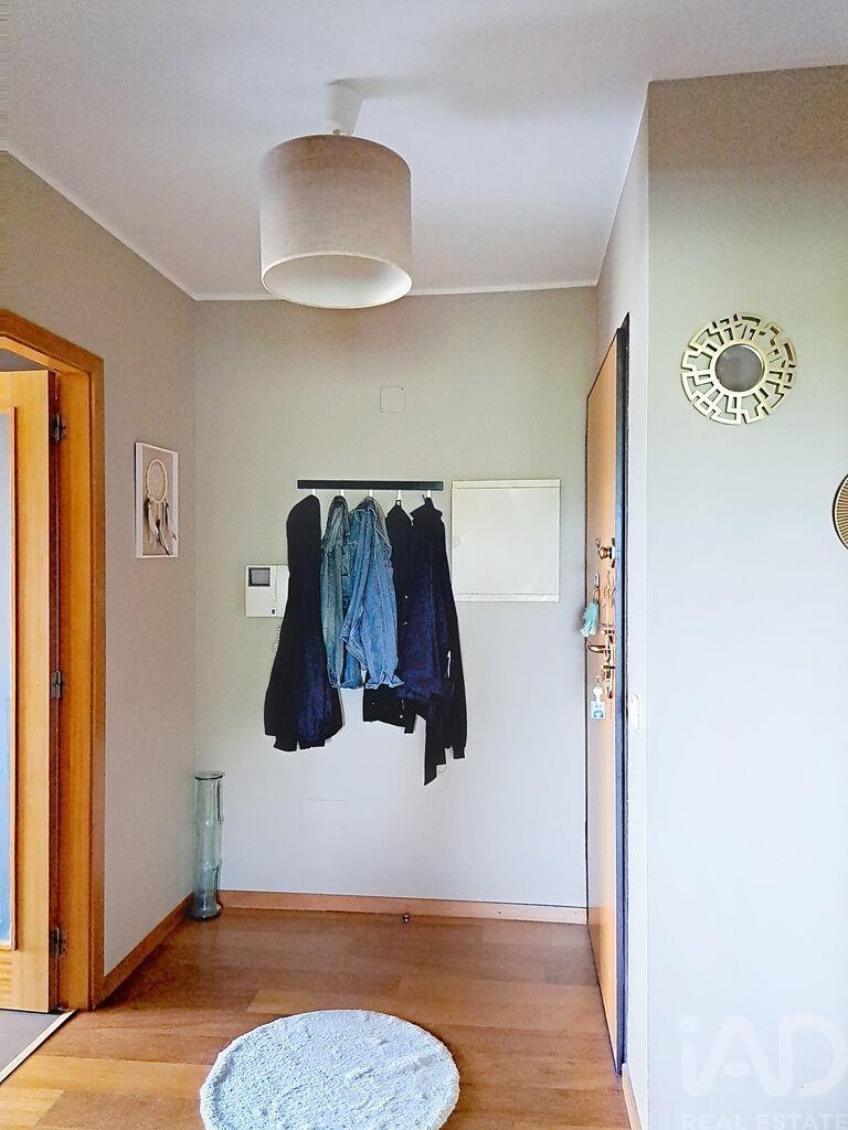 Apartment in Vilar de Andorinho - Image 4