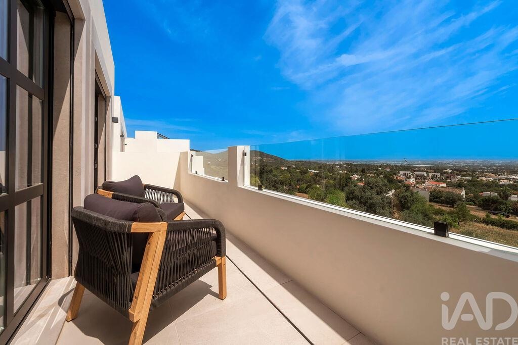 House in Santa Barbara de Nexe - view 1
