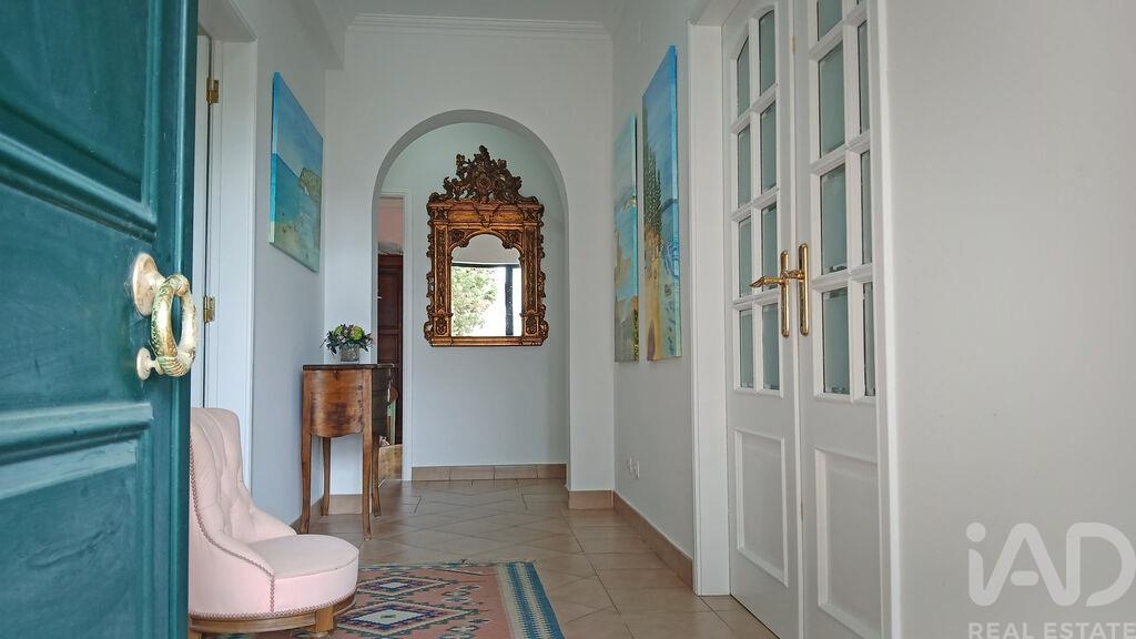 House in Alvorninha - Image 4