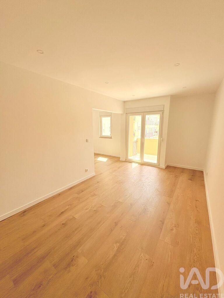 Apartment in Setubal - Image 2