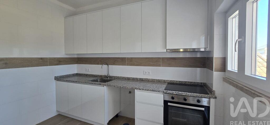 Apartment in Bombarral - Image 5