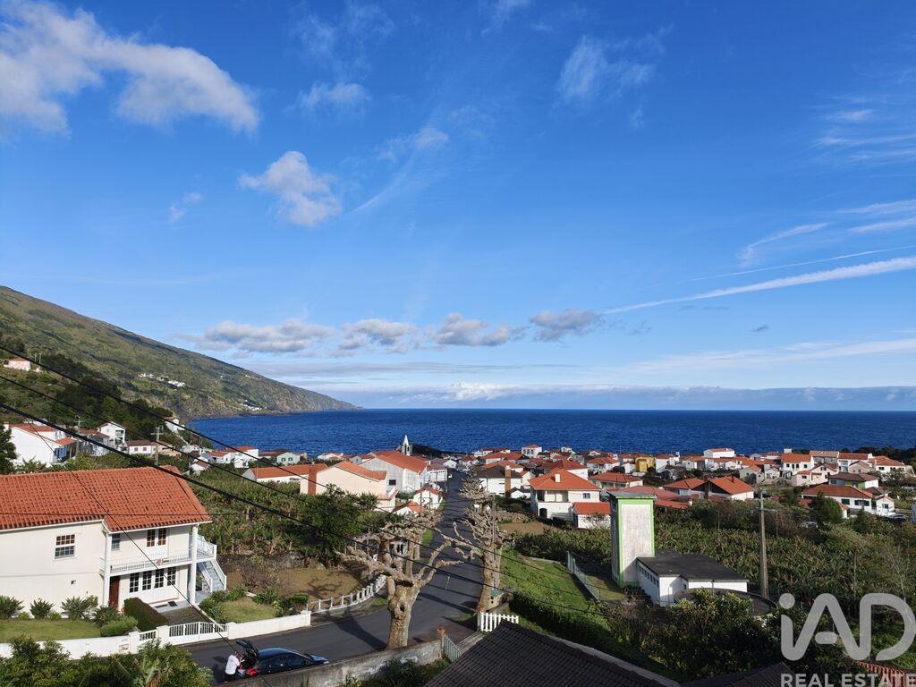 House in Ribeiras - view 1