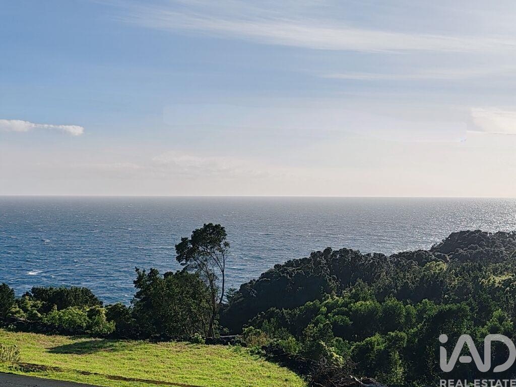House in Lajes - view 1