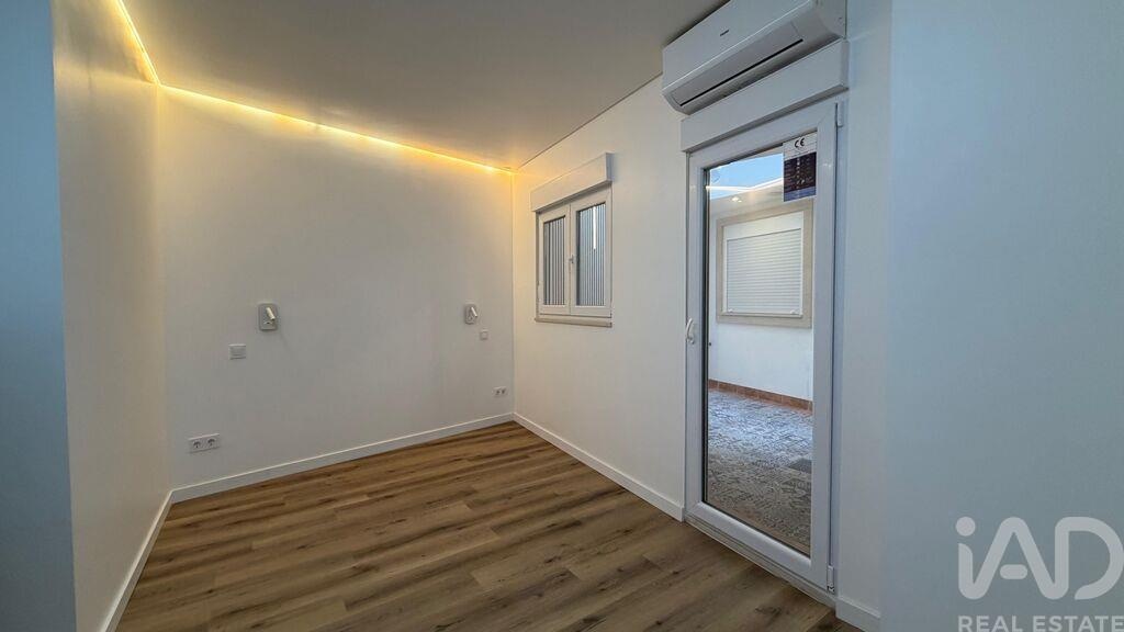 Apartment in Rio Maior - Image 5