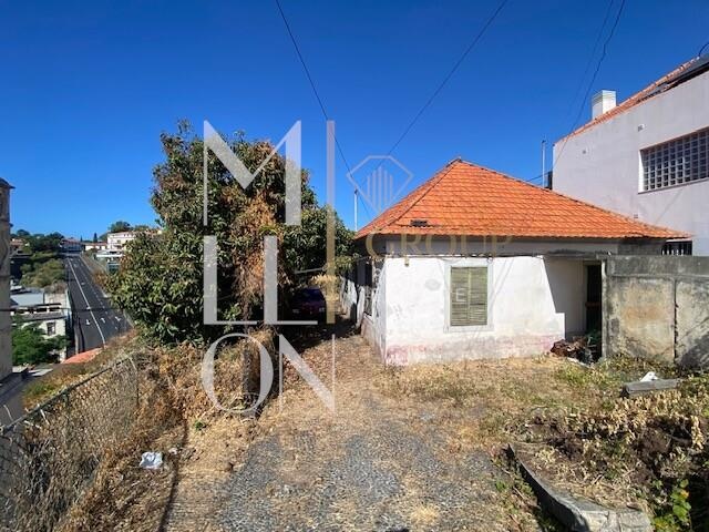 3 BEDROOM GROUND FLOOR HOUSE | To Renovate | Funchal Center
