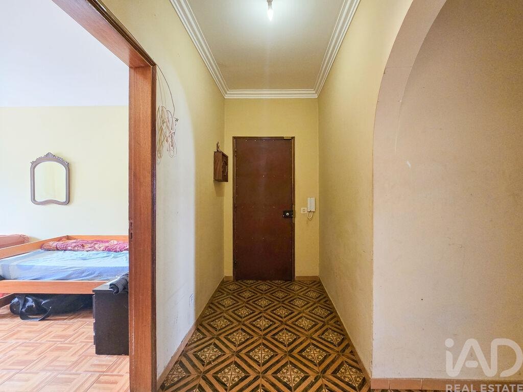 Apartment in Quarteira - Image 2