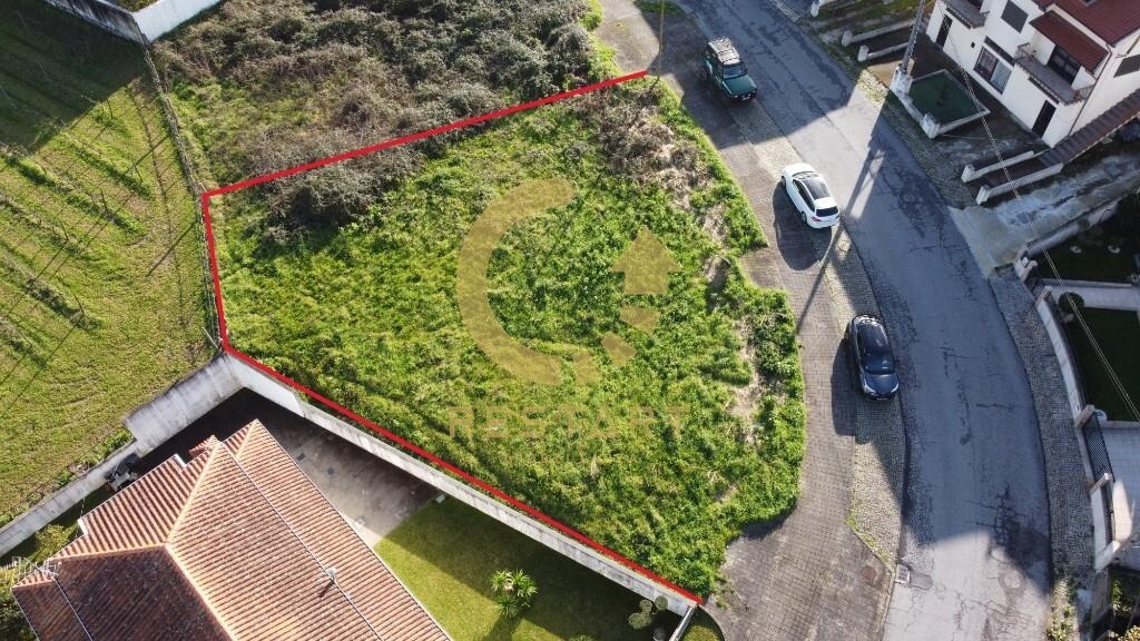 Land for sale in Paredes, Portugal — €79,000