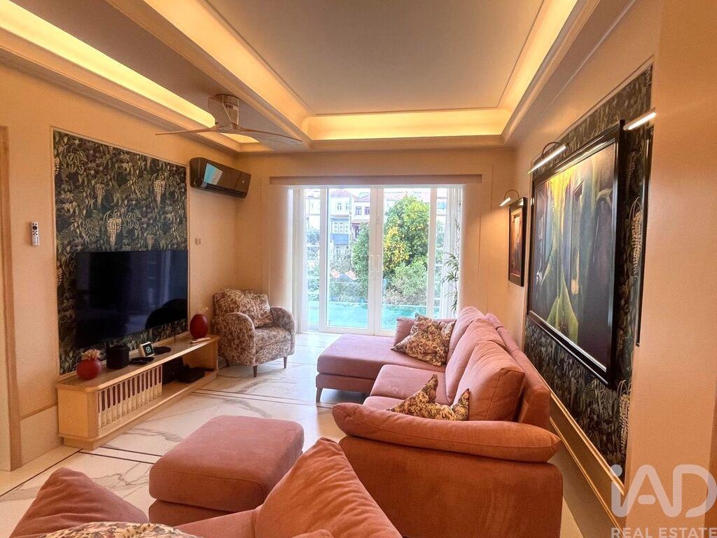 Apartment in Porto - Image 2