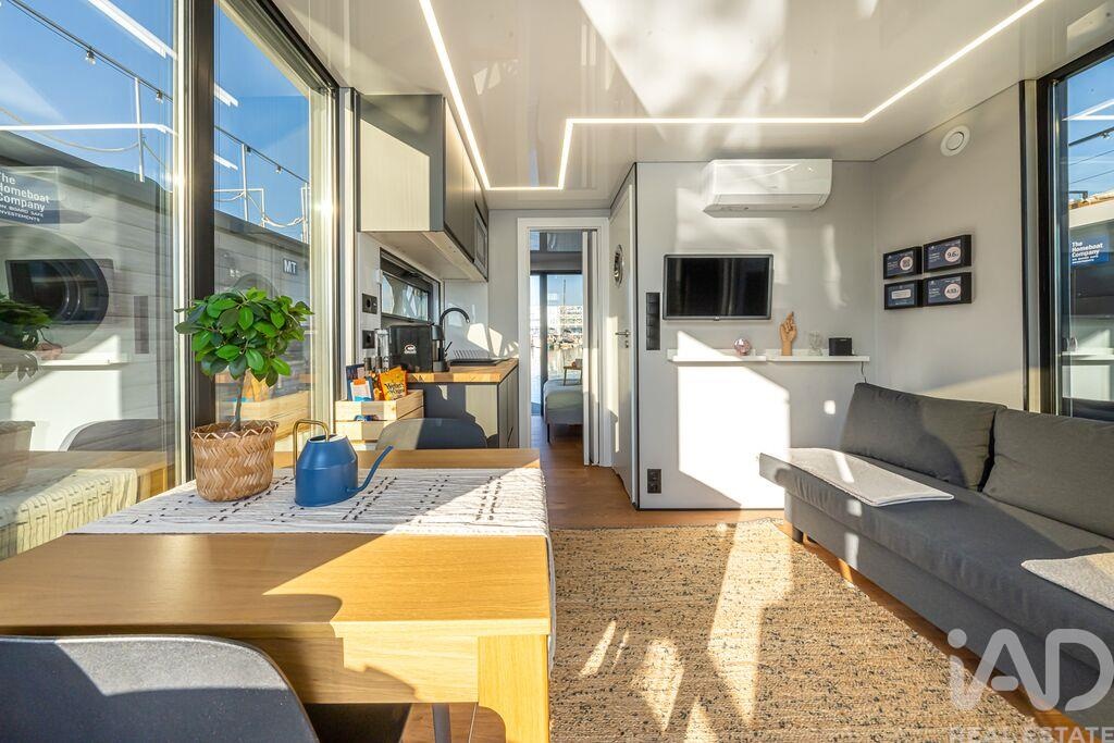 Apartment in Olivais - view 1