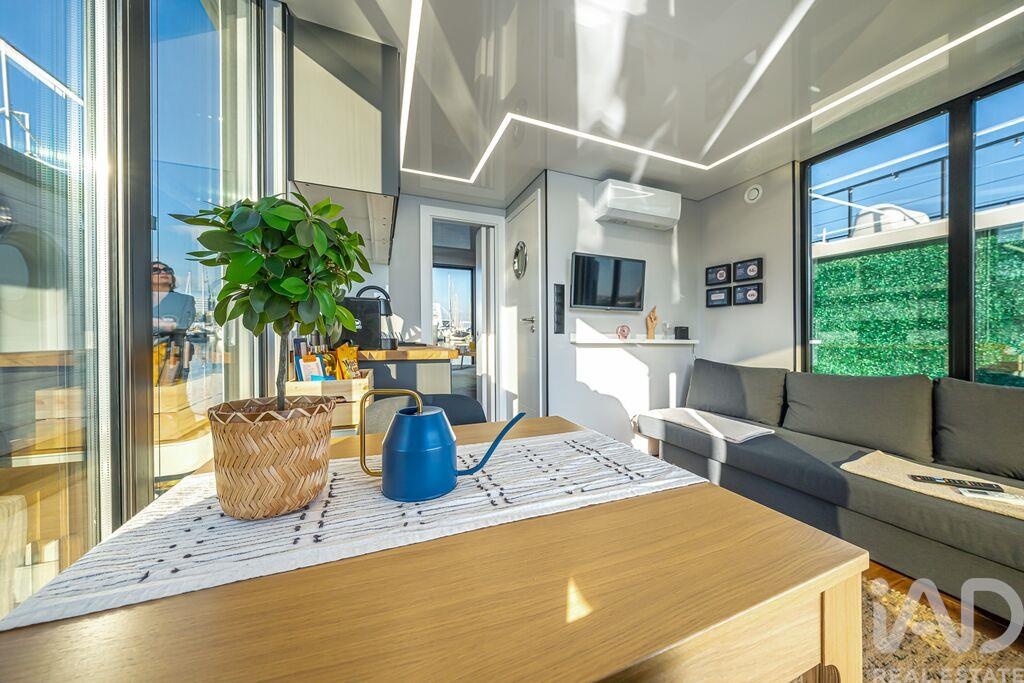 Apartment in Olivais - Image 4