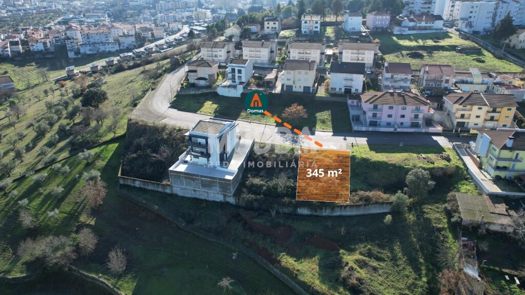 Lote de terreno para construção de 345 m²