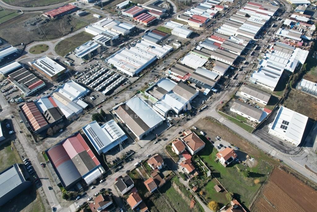 Armazém à Venda - Zona Industrial de Bragança  Oportunidade Única