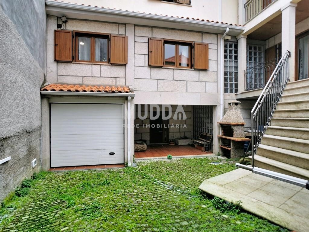 🏡 MORADIA T3 EM PERPIANHO NO CENTRO DE VALPAÇOS
