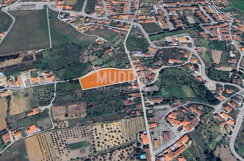TERRENO COM ELEVADO POTENCIAL A APENAS 5MIN DE CHAVES
