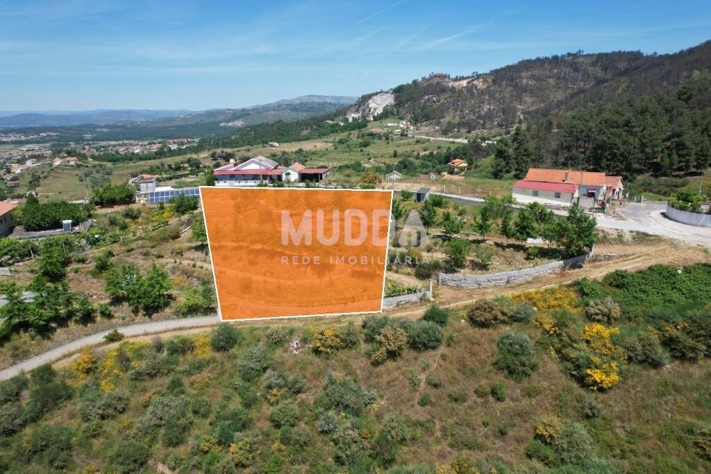 TERRENO PARA CONSTRUÇÃO A ESCASSOS MINUTOS DO CENTRO DE CHAVES