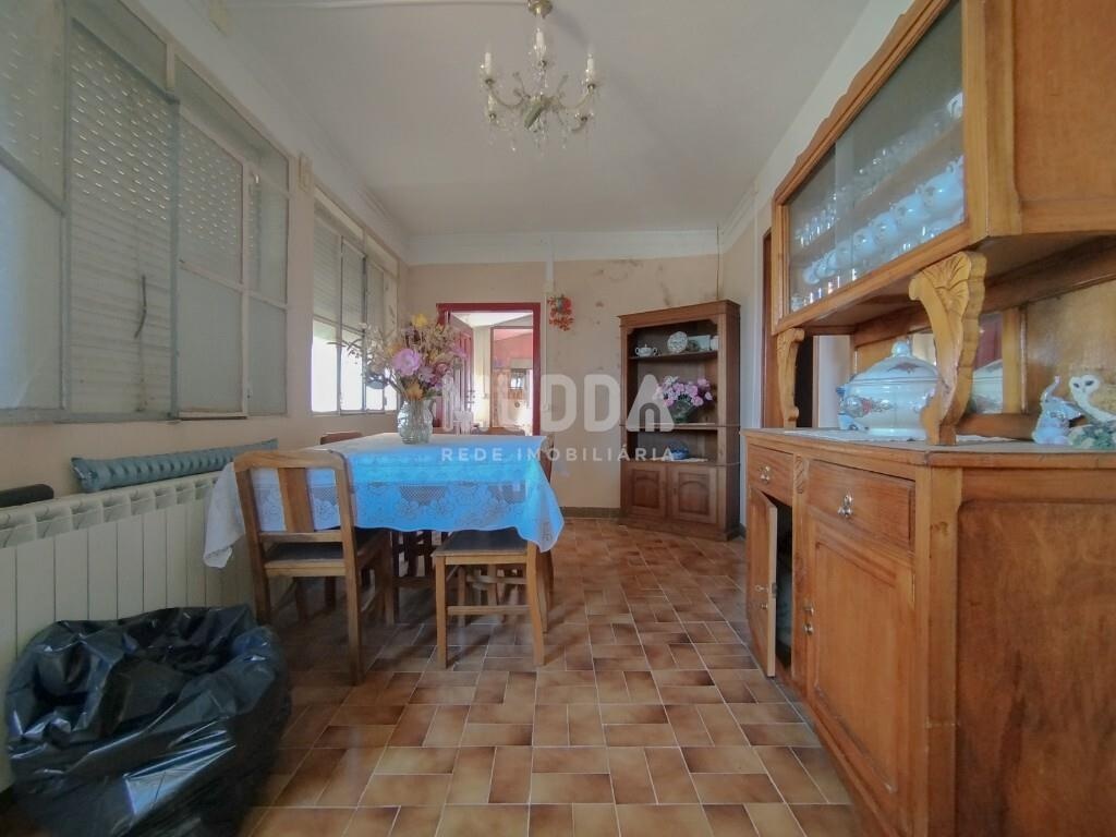 MORADIA T2 GEMINADA PARA RECUPERAR A BREVES MINUTOS DE CHAVES