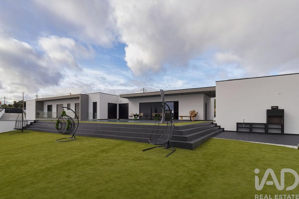 House in Fernao Ferro - Image 5