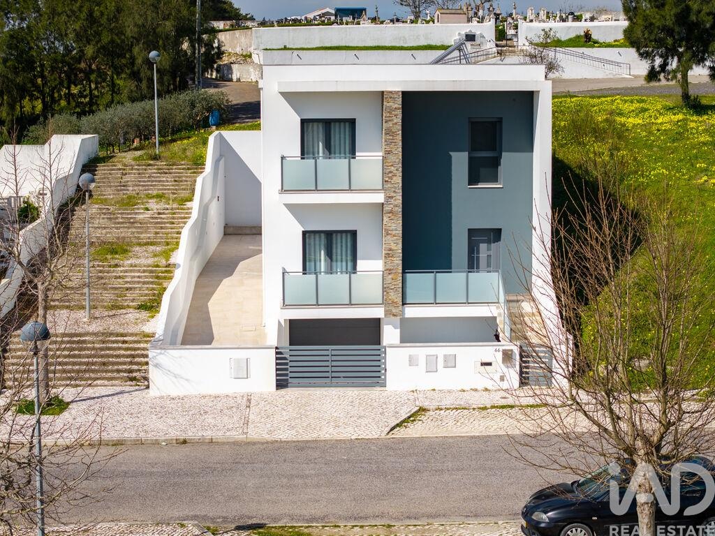 House in Ponte do Rol - Image 2