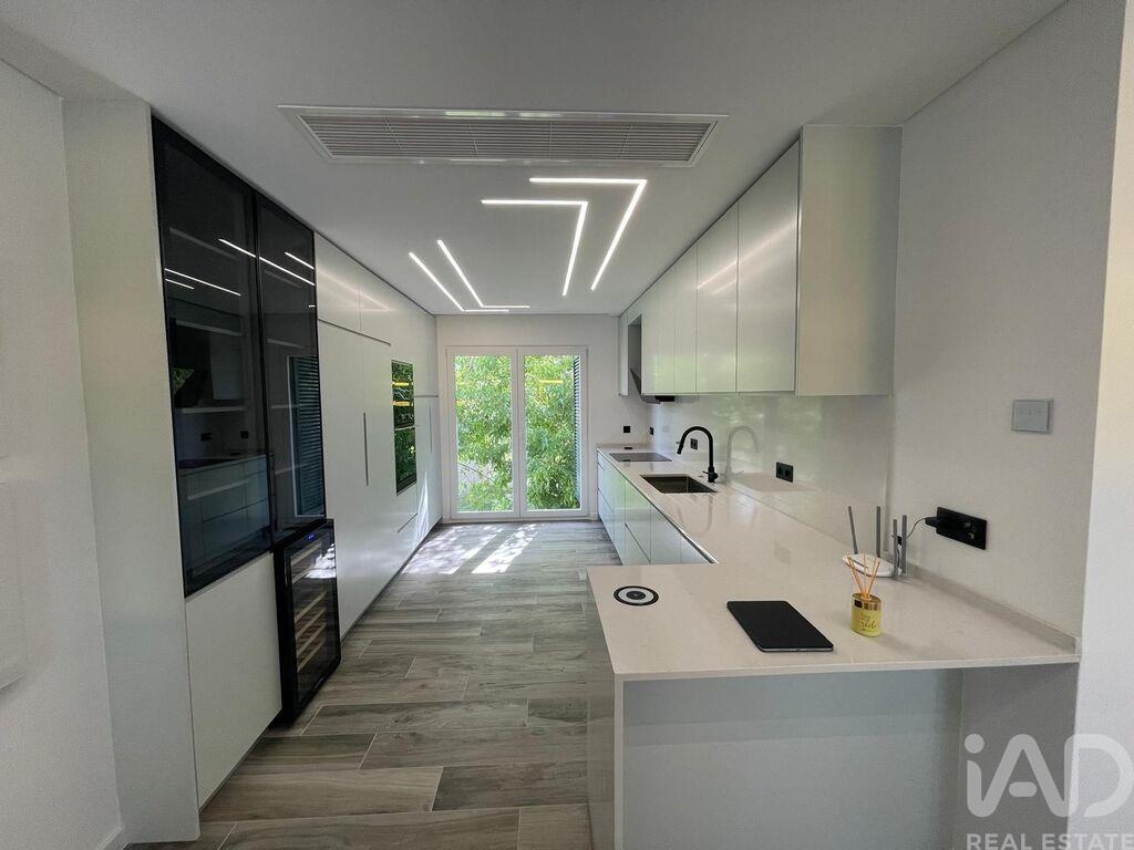 Apartment in Sao Joao da Talha - view 1